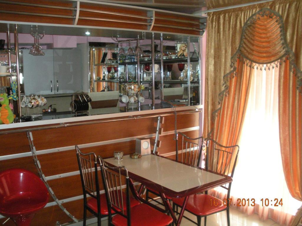 Edemi Hotel Koetaisi Kamer foto
